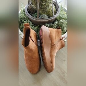 Fitflop Sumi  booties. Size 7.5